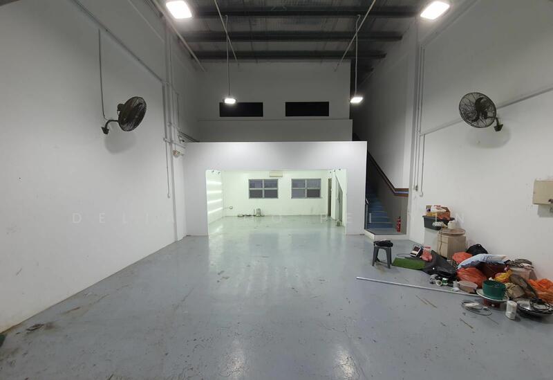 B2 Industrial Unit For Sale near 2 MRT Stations!